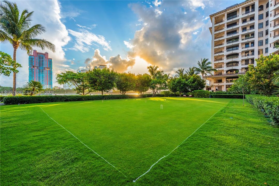 For Sale: $14,500,000 (3 beds, 3 baths, 3620 Square Feet)