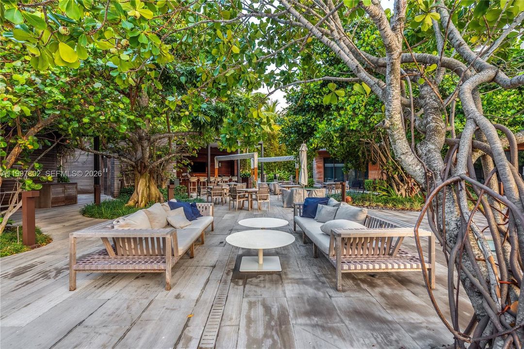 For Sale: $14,500,000 (3 beds, 3 baths, 3620 Square Feet)