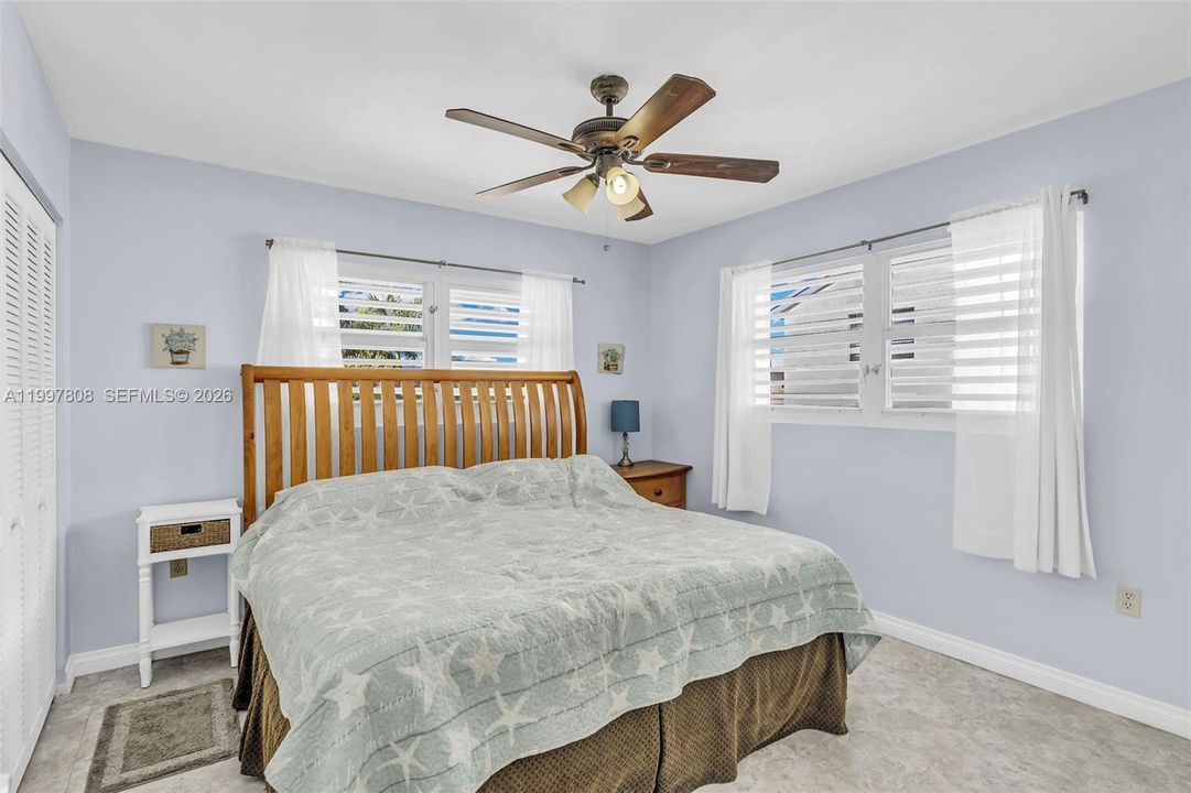 For Rent: $3,800 (2 beds, 2 baths, 900 Square Feet)