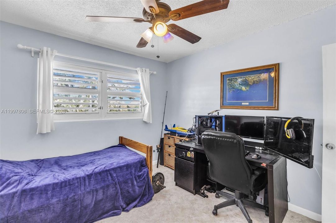 For Rent: $3,800 (2 beds, 2 baths, 900 Square Feet)