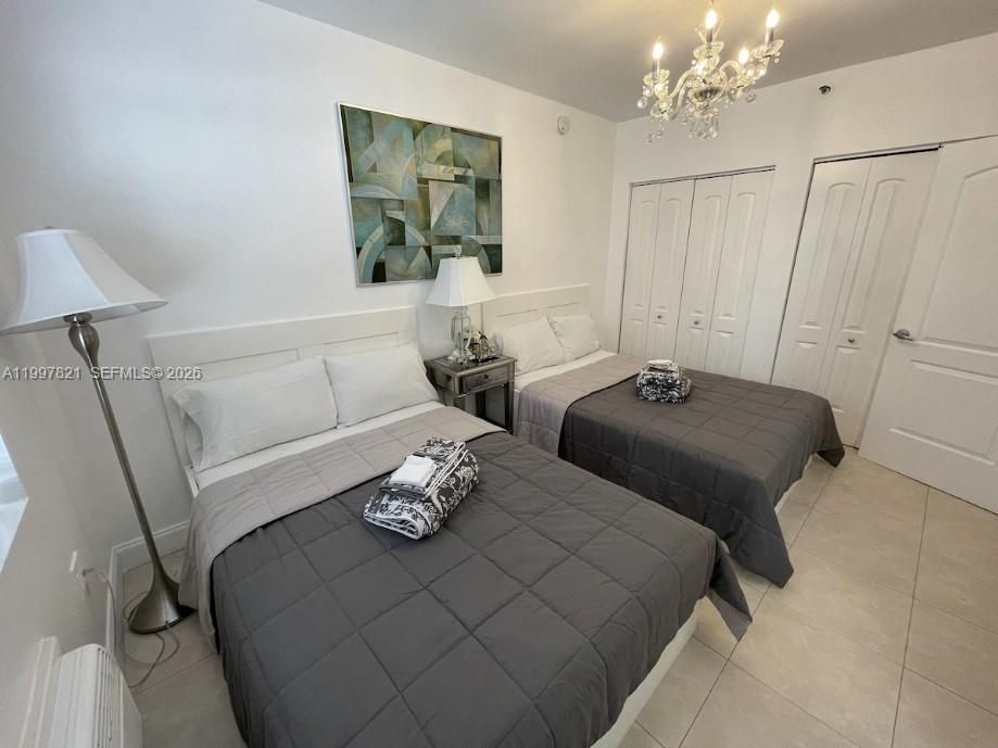 For Sale: $399,900 (1 beds, 1 baths, 410 Square Feet)