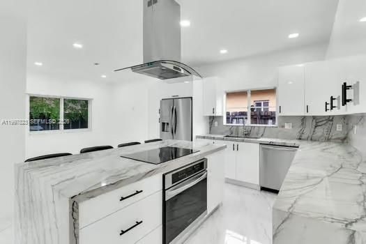 Active With Contract: $3,450 (3 beds, 2 baths, 1443 Square Feet)
