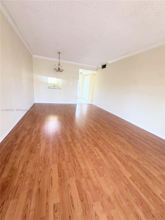 Activo con contrato: $1,400 (1 camas, 1 baños, 640 Pies cuadrados)