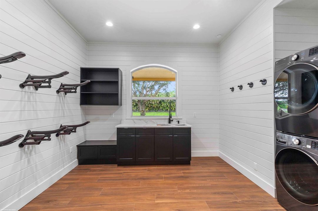 4985 Stables Way 040