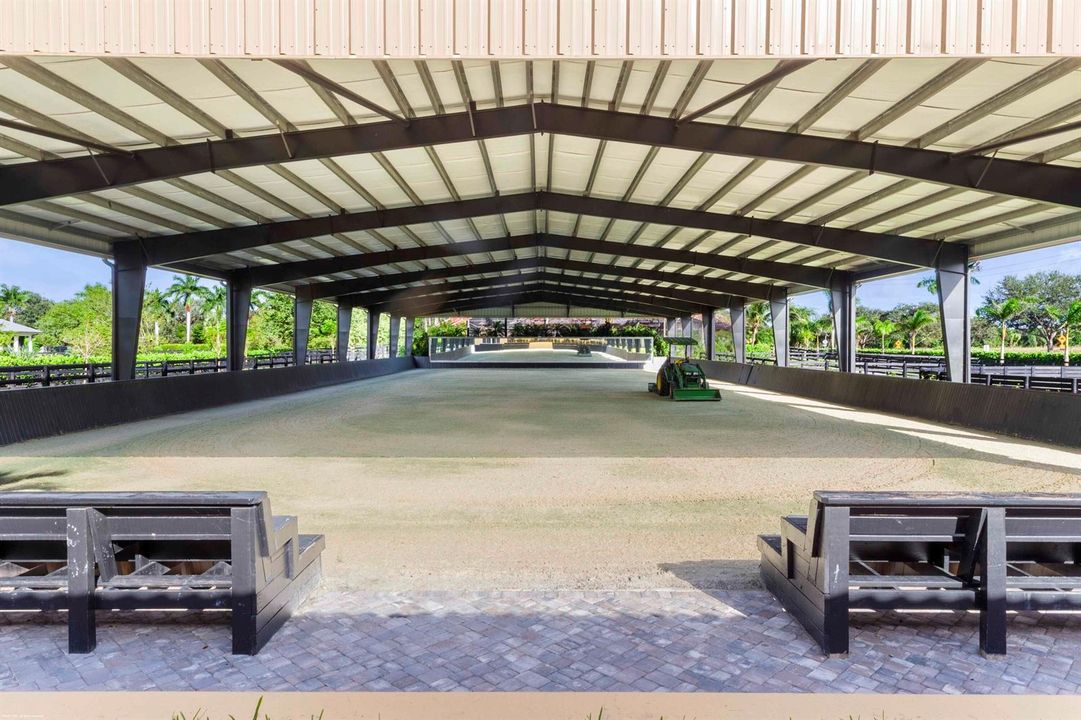 4985 Stables Way 076