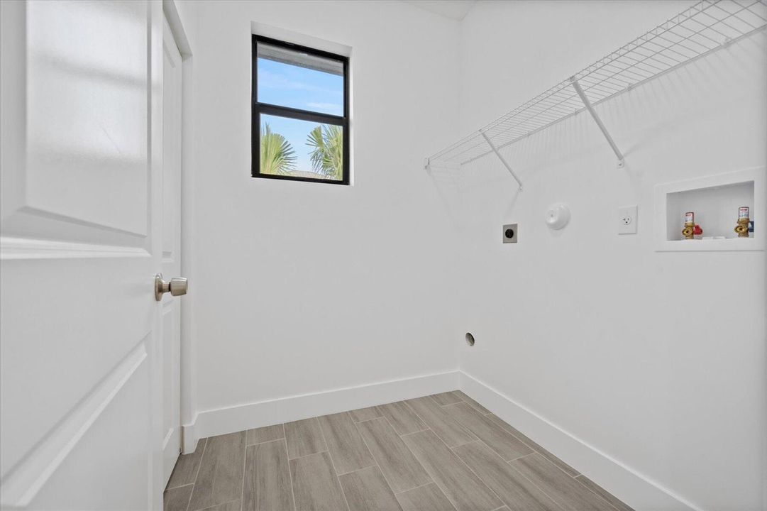 141 W 16th St
