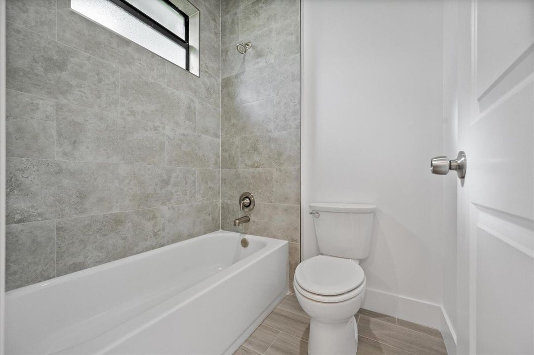 141 W 16th St