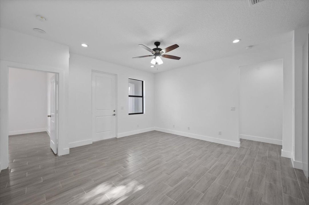141 W 16th St