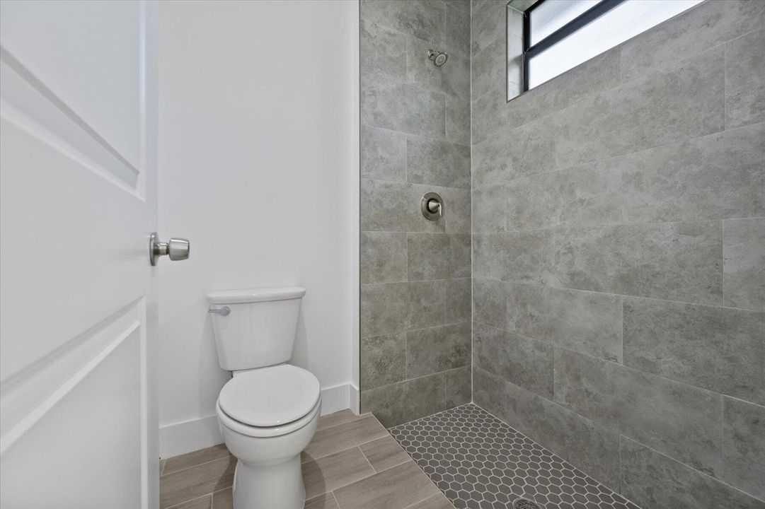 141 W 16th St