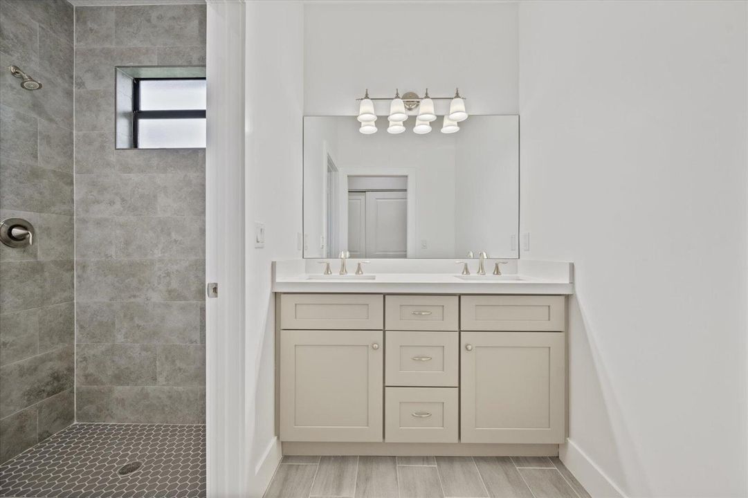 141 W 16th St
