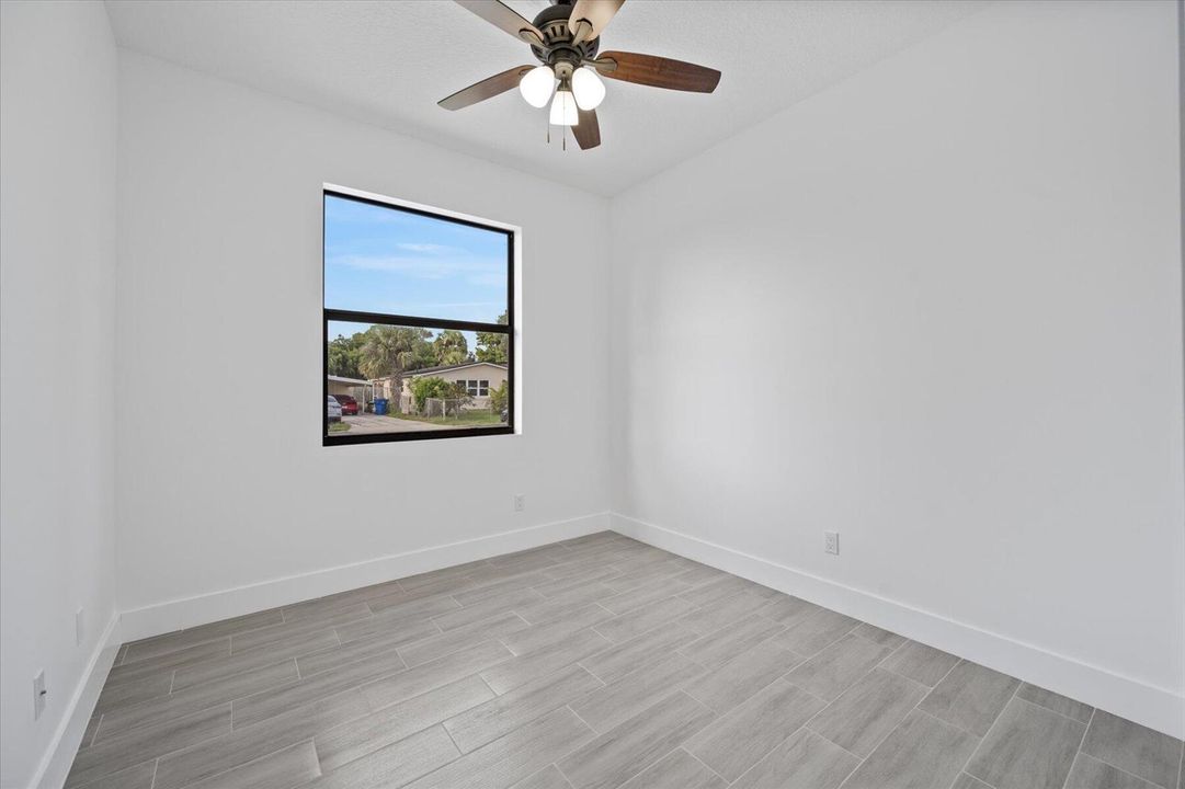 141 W 16th St