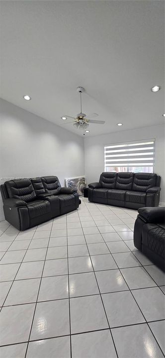 For Sale: $465,000 (3 beds, 2 baths, 1425 Square Feet)
