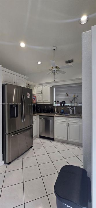 For Sale: $465,000 (3 beds, 2 baths, 1425 Square Feet)