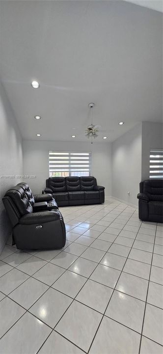 For Sale: $465,000 (3 beds, 2 baths, 1425 Square Feet)