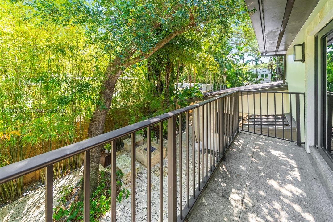 Active With Contract: $2,250,000 (3 beds, 2 baths, 2429 Square Feet)