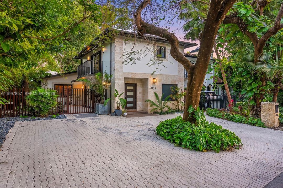Active With Contract: $2,250,000 (3 beds, 2 baths, 2429 Square Feet)