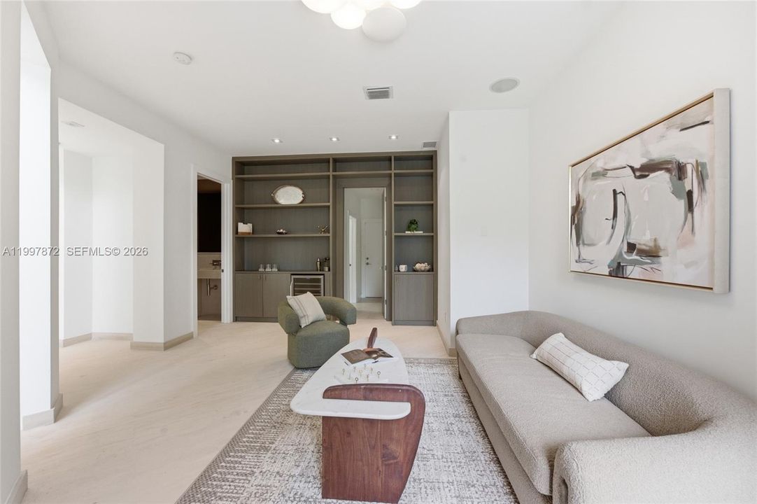 Active With Contract: $3,995,000 (5 beds, 6 baths, 5218 Square Feet)