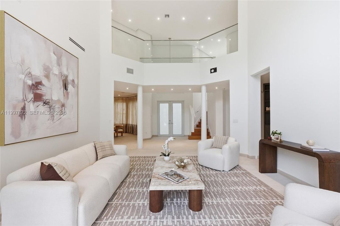 Active With Contract: $3,995,000 (5 beds, 6 baths, 5218 Square Feet)