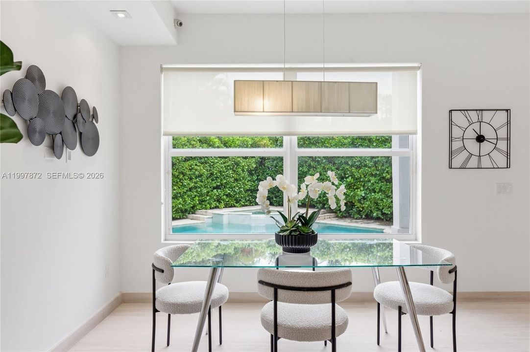 Active With Contract: $3,995,000 (5 beds, 6 baths, 5218 Square Feet)