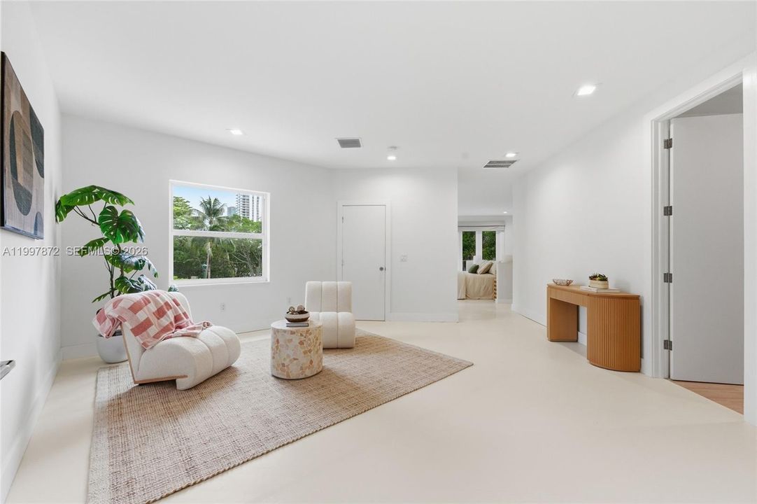 Active With Contract: $3,995,000 (5 beds, 6 baths, 5218 Square Feet)