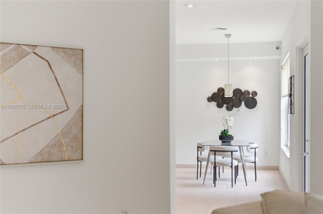 Active With Contract: $3,995,000 (5 beds, 6 baths, 5218 Square Feet)