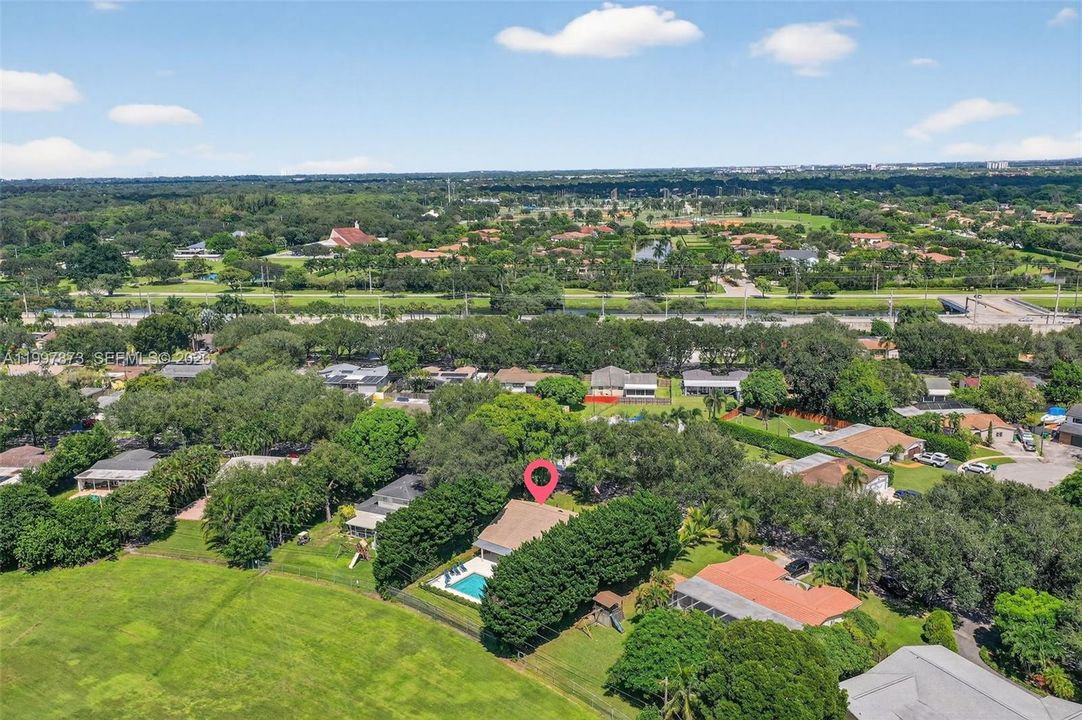 Activo con contrato: $925,000 (3 camas, 2 baños, 2469 Pies cuadrados)