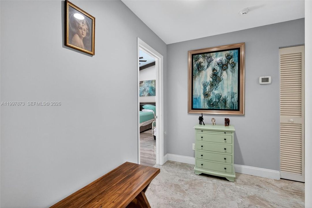 Activo con contrato: $925,000 (3 camas, 2 baños, 2469 Pies cuadrados)
