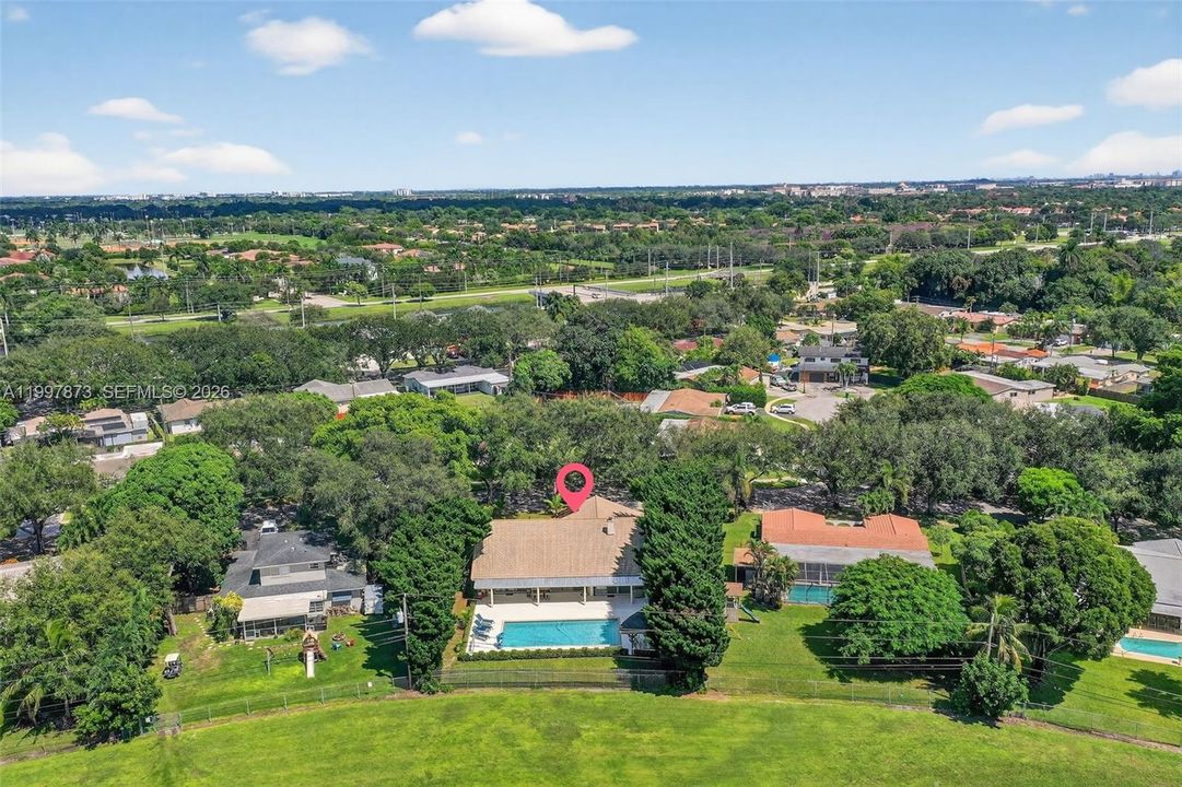 Activo con contrato: $925,000 (3 camas, 2 baños, 2469 Pies cuadrados)