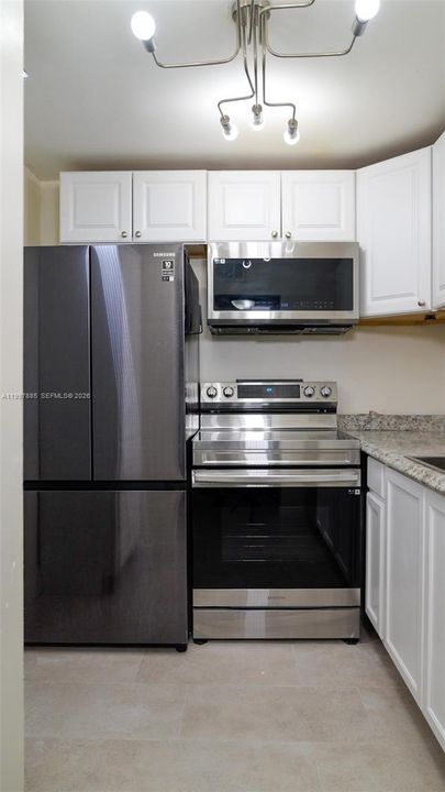 For Sale: $195,000 (1 beds, 1 baths, 846 Square Feet)