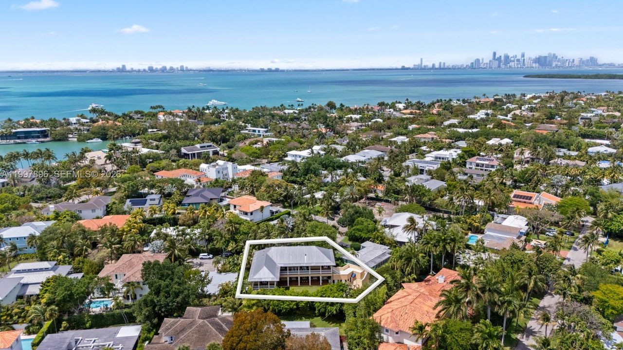For Sale: $6,950,000 (5 beds, 5 baths, 5421 Square Feet)