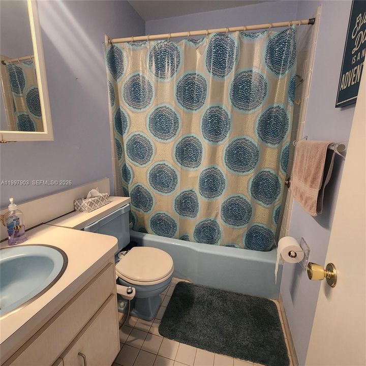 For Sale: $170,000 (1 beds, 1 baths, 700 Square Feet)