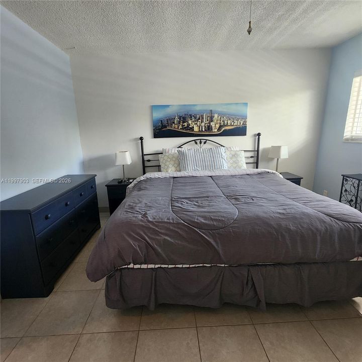 For Sale: $170,000 (1 beds, 1 baths, 700 Square Feet)
