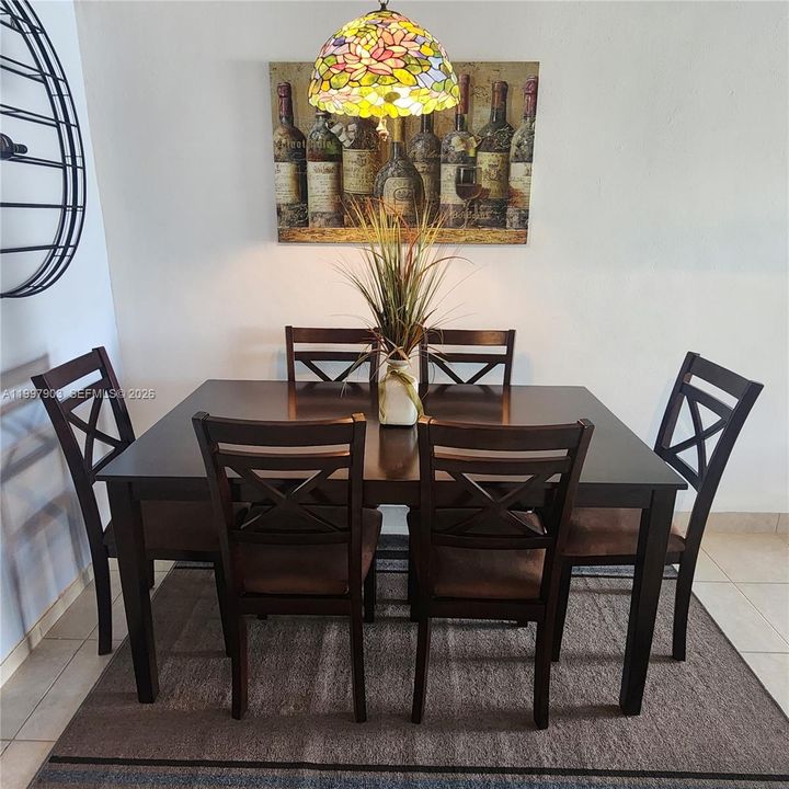 For Sale: $170,000 (1 beds, 1 baths, 700 Square Feet)