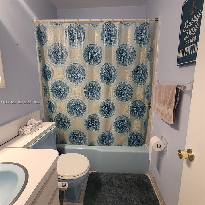 For Sale: $170,000 (1 beds, 1 baths, 700 Square Feet)