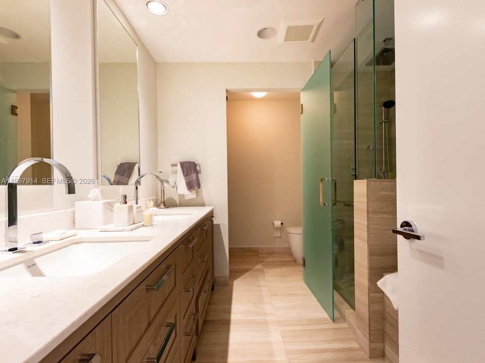 For Rent: $26,000 (2 beds, 3 baths, 1823 Square Feet)