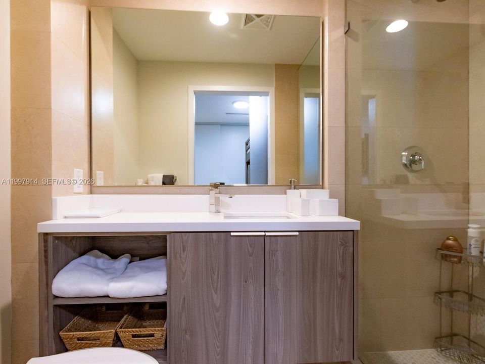 For Rent: $26,000 (2 beds, 3 baths, 1823 Square Feet)