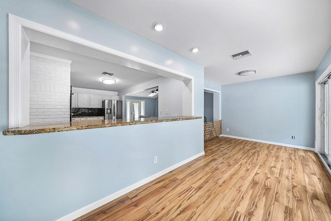 021-1232589thPlaceNorth-WestPalmBeach-FL