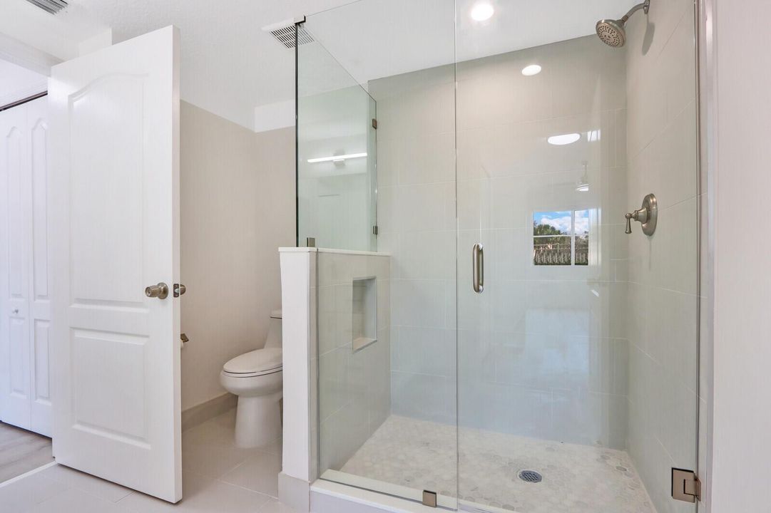 11023-102 MASTER BATH 1