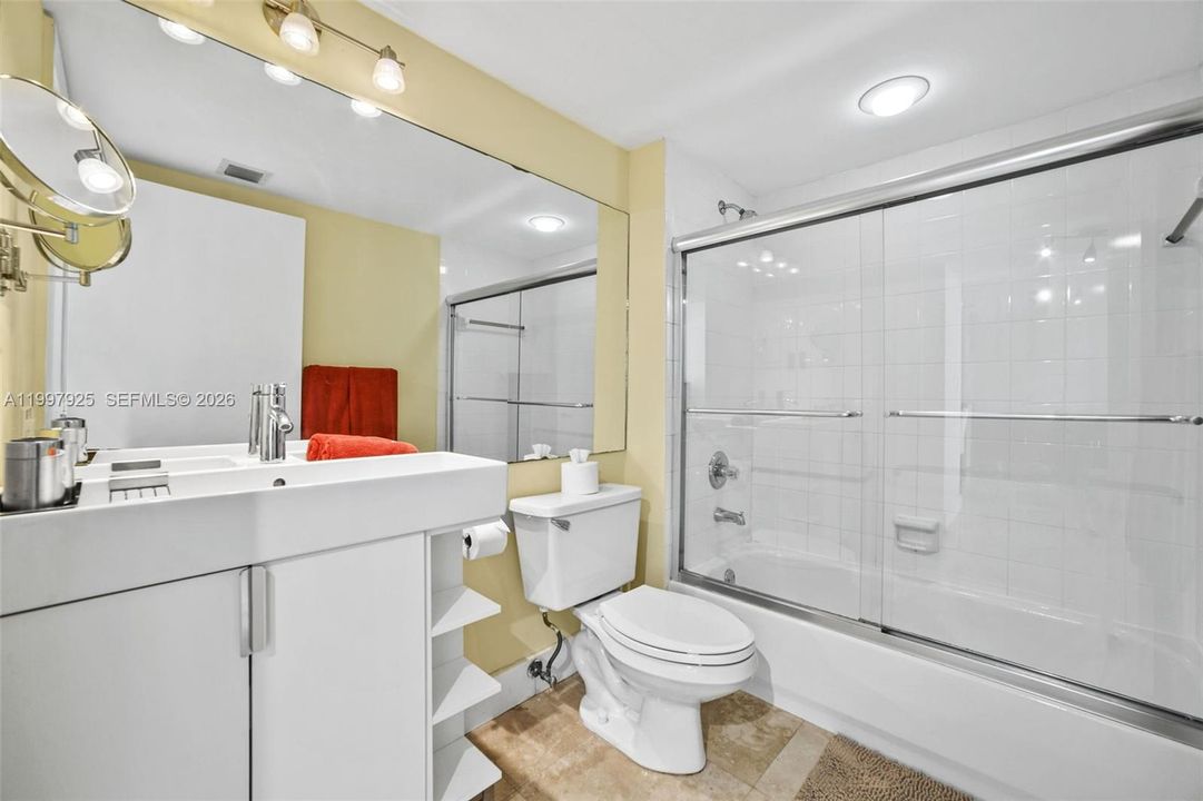 En Venta: $1,100,000 (2 camas, 2 baños, 1078 Pies cuadrados)