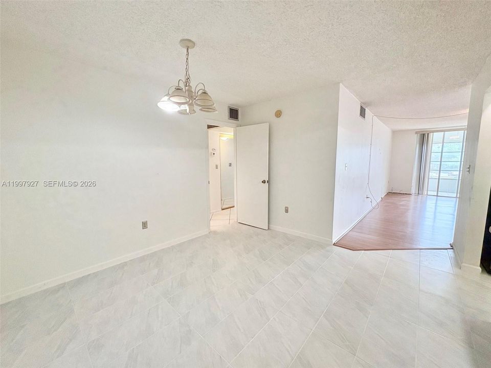Activo con contrato: $1,650 (1 camas, 1 baños, 960 Pies cuadrados)