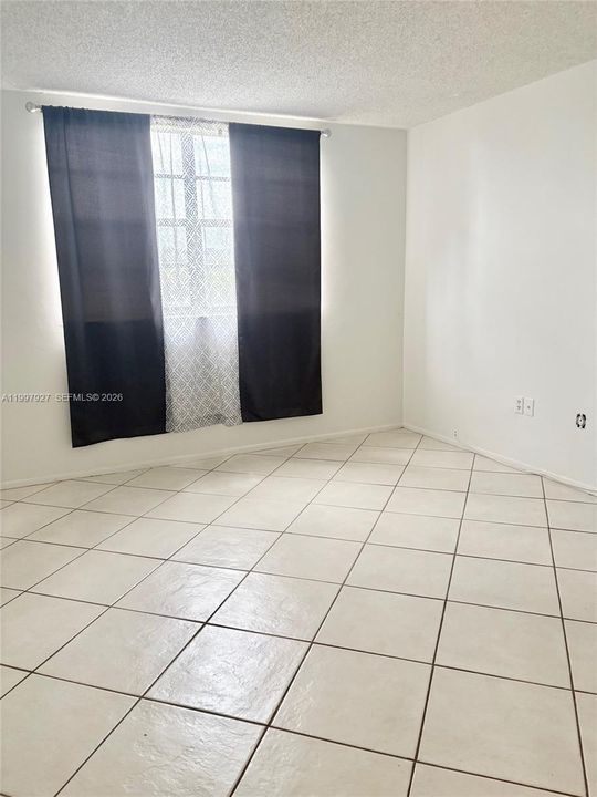 Activo con contrato: $1,650 (1 camas, 1 baños, 960 Pies cuadrados)