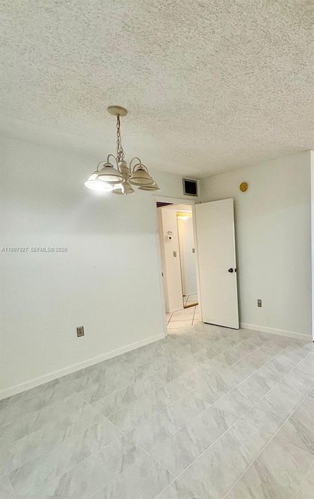 Activo con contrato: $1,650 (1 camas, 1 baños, 960 Pies cuadrados)