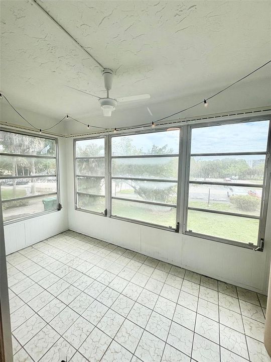 Activo con contrato: $1,650 (1 camas, 1 baños, 960 Pies cuadrados)