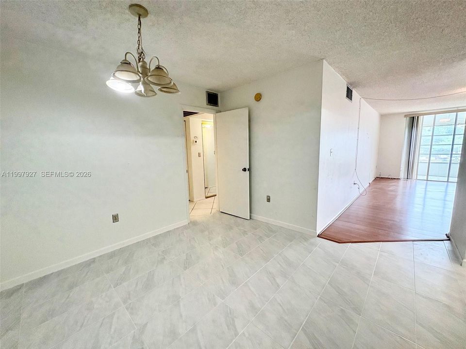 Activo con contrato: $1,650 (1 camas, 1 baños, 960 Pies cuadrados)