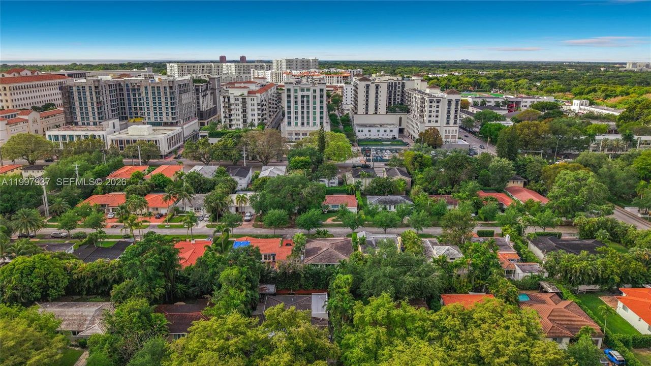 Недавно продано: $1,350,000 (2 спален, 2 ванн, 1388 Квадратных фут)