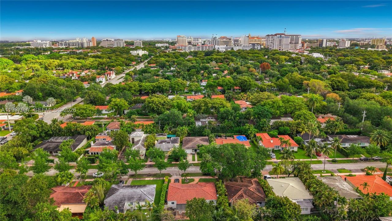 Недавно продано: $1,350,000 (2 спален, 2 ванн, 1388 Квадратных фут)