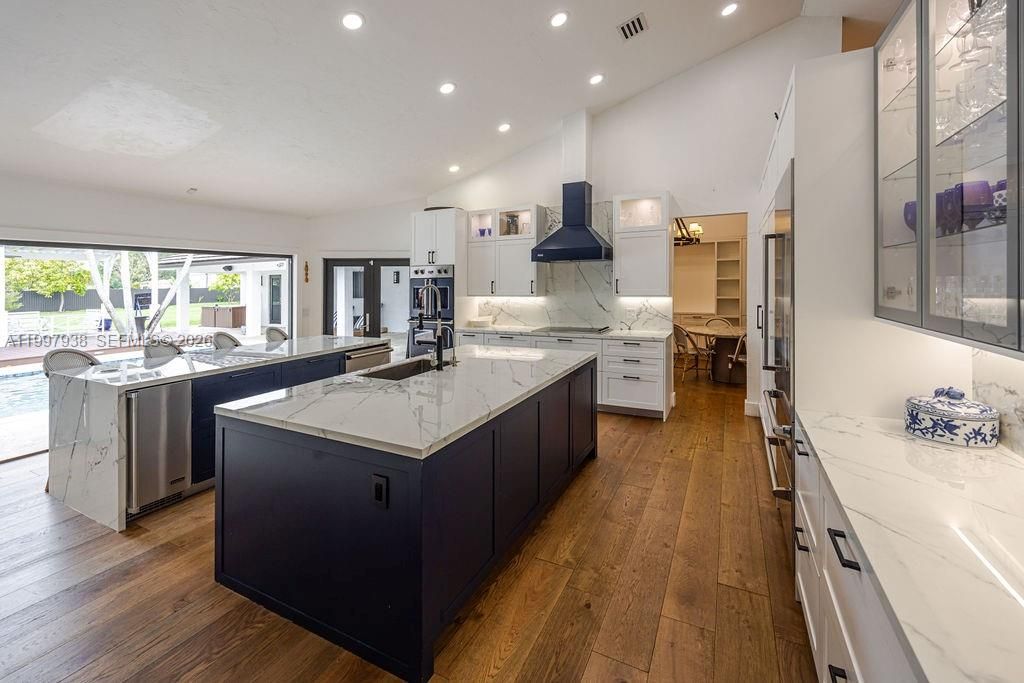 For Sale: $3,500,000 (4 beds, 3 baths, 5434 Square Feet)
