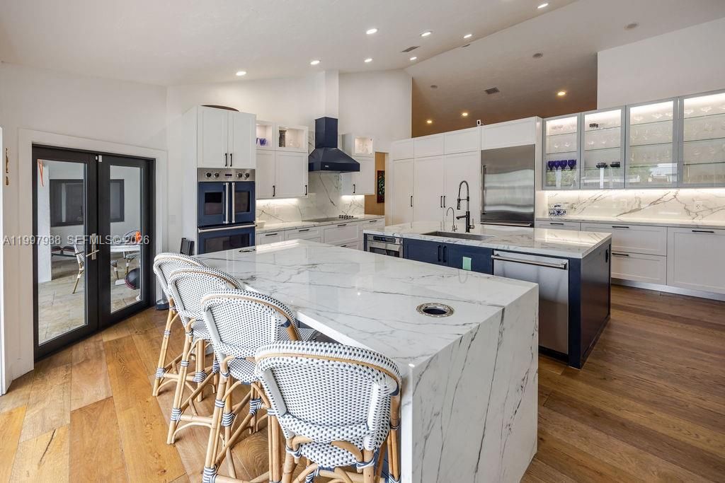 For Sale: $3,500,000 (4 beds, 3 baths, 5434 Square Feet)