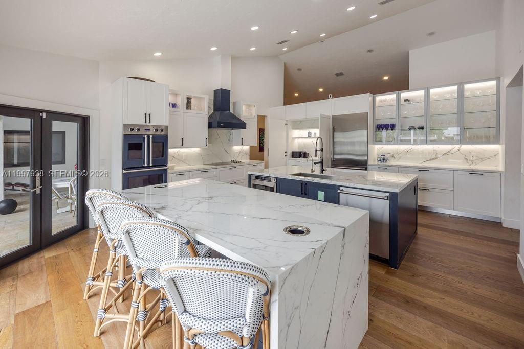 For Sale: $3,500,000 (4 beds, 3 baths, 5434 Square Feet)