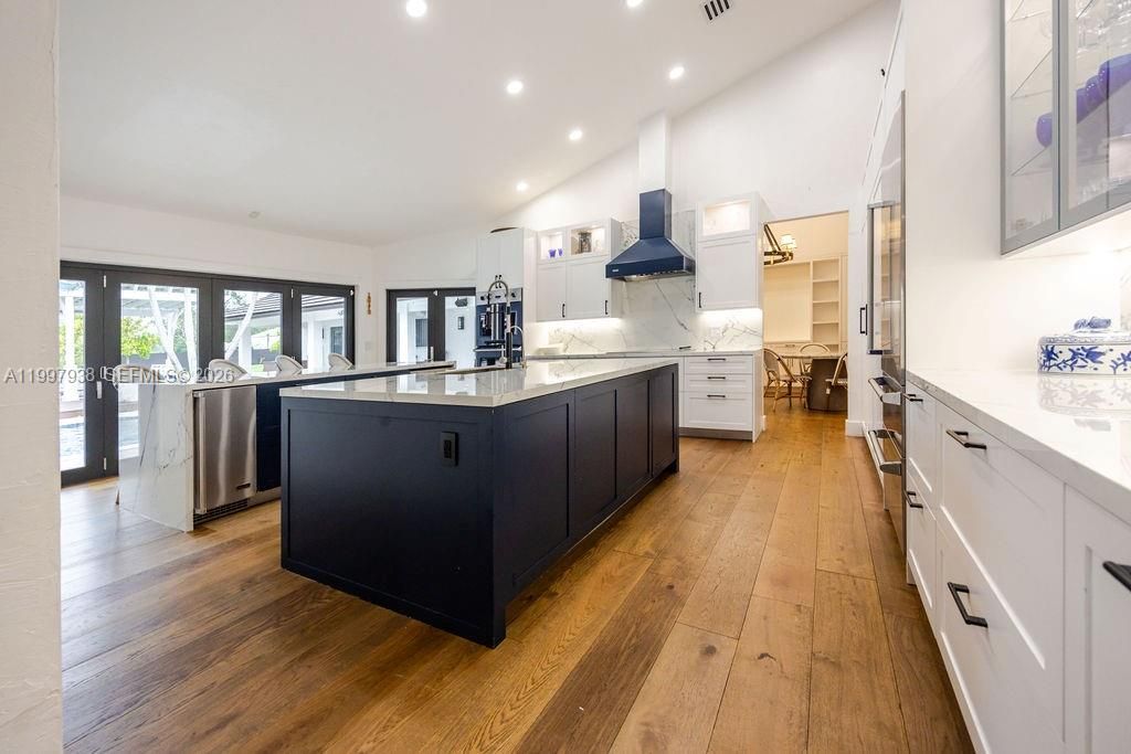 For Sale: $3,500,000 (4 beds, 3 baths, 5434 Square Feet)